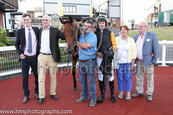 01st Not The Chablis and Mr M J O?Hare 3 ( 7 , black, amber sleeves ) Trainer - E P Harty , Owner - Mrs E P Harty