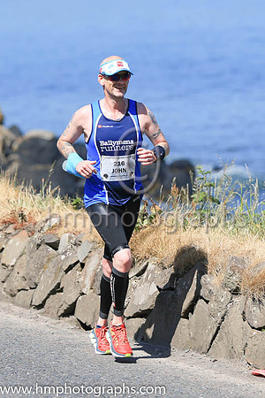17 John Robinson (216) MALE 3:14:56