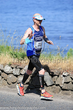17 John Robinson (216) MALE 3:14:56