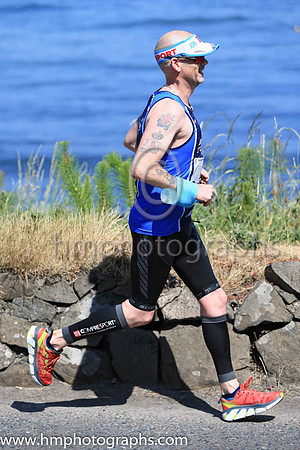 17 John Robinson (216) MALE 3:14:56
