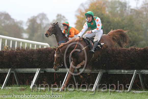05 Nells apache and R James - - 05th (14 ,white and dark green halvd ) Trainer - Donnchadh Doyle