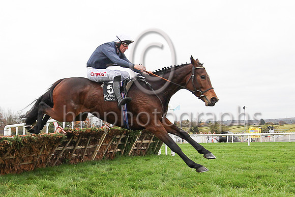 01st Just Janice and Davy Russell (5, blue, white birds eye) Trainer John E Kiely, Owner Mrs N Flynn