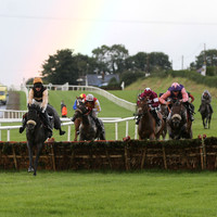 01st Little Mitch ( 1 , black, old gold hoop ) and M.P. Walsh - Trainer : Yvonne Latta - Owner : R.C.A.Latta