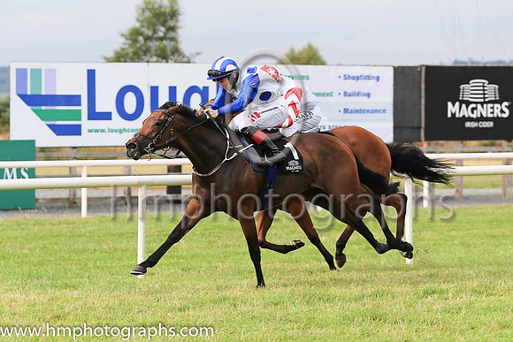 01st Bailly and C T Keane ( 1 , white, blue spots ) Trainer - G M Lyons , Owner - Sean Jones  David Spratt