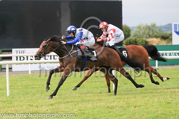 01st Bailly and C T Keane ( 1 , white, blue spots ) Trainer - G M Lyons , Owner - Sean Jones  David Spratt