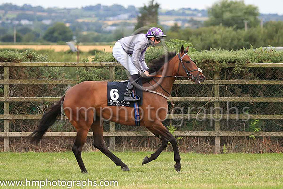 04th Volatile Ladyand W T Byrne 10 ( 6 , grey, purple stripe ) Trainer - B W Duke , Owner - Mrs J S Bolger