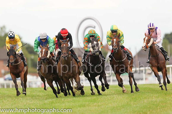 01st Haqeebaand D M Redmond 7 ( 1 , black, red panel ) Trainer - L Lennon , Owner - Maurice McCavitt