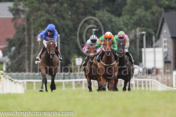 01st Twilight Payment and K J Manning ( 6 , royal blue, dark blue seams ) Trainer - J S Bolger , Owner - Godolphin