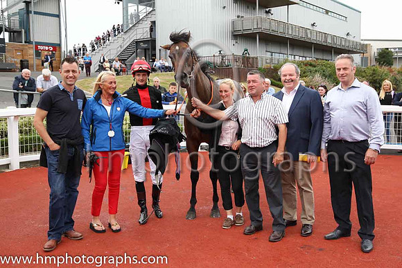 01st Haqeebaand D M Redmond 7 ( 1 , black, red panel ) Trainer - L Lennon , Owner - Maurice McCavitt