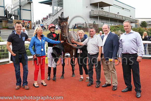 01st Haqeebaand D M Redmond 7 ( 1 , black, red panel ) Trainer - L Lennon , Owner - Maurice McCavitt