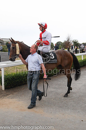 09th Teomaria and D M Redmond ( 3 , red and white hlvd ) Trainer - L Smyth , Owner - Leslie Laverty