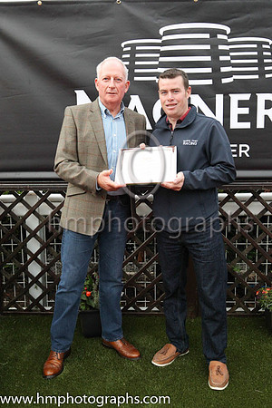 01st Sennockian Star and D E Hogan ( 2 , yellow, red stars ) Trainer - S Fahey , Owner - Michael Allen