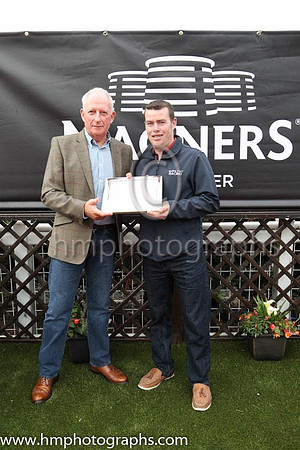 01st Sennockian Star and D E Hogan ( 2 , yellow, red stars ) Trainer - S Fahey , Owner - Michael Allen