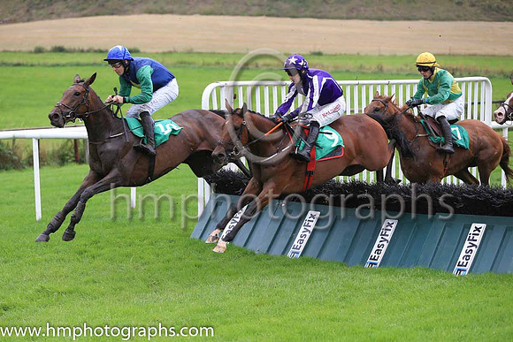 07th Jeremys Dream and A Ring ( 9 , purple, white seams ) Trainer - G Elliott , Owner - Baltimore Stables Syndicate