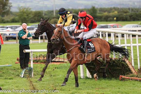 03rd Blue Skimmer and L A McKenna 7 ( 9 , red, black seams ) Trainer - J J Lambe , Owner - R P Behan
