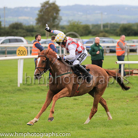 08th Coolfighter and J P O?Sullivan 7 ( 5 , white and red diamonds ) Trainer - N Dooly , Owner - The Cool Boys Partnership