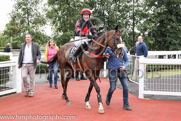 01st Lusis Naturea and Ms K Ferris 7 ( 15 , black, red diamond ) Trainer - Eoin Barry , Owner - Miss K McNeilly