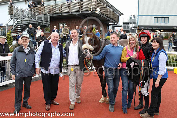 01st Lusis Naturea and Ms K Ferris 7 ( 15 , black, red diamond ) Trainer - Eoin Barry , Owner - Miss K McNeilly
