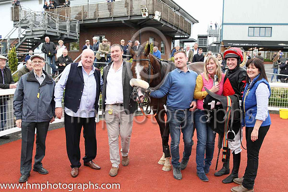 01st Lusis Naturea and Ms K Ferris 7 ( 15 , black, red diamond ) Trainer - Eoin Barry , Owner - Miss K McNeilly