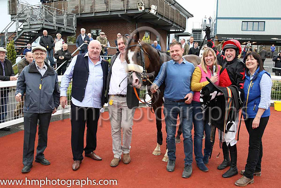 01st Lusis Naturea and Ms K Ferris 7 ( 15 , black, red diamond ) Trainer - Eoin Barry , Owner - Miss K McNeilly