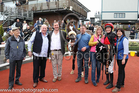 01st Lusis Naturea and Ms K Ferris 7 ( 15 , black, red diamond ) Trainer - Eoin Barry , Owner - Miss K McNeilly