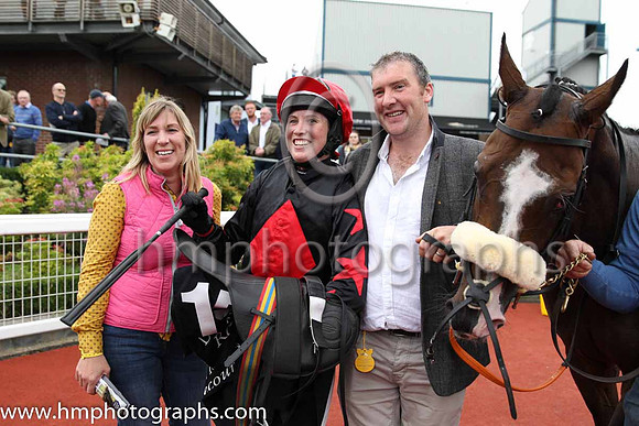 01st Lusis Naturea and Ms K Ferris 7 ( 15 , black, red diamond ) Trainer - Eoin Barry , Owner - Miss K McNeilly