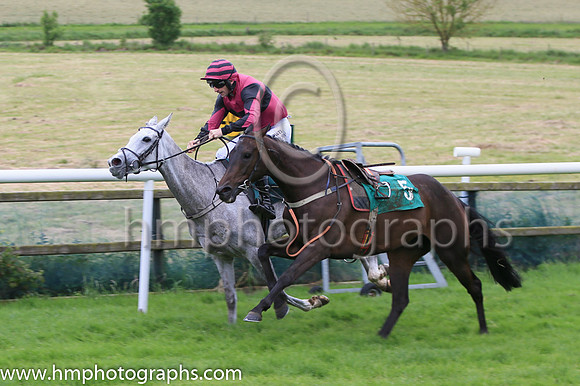 01st Walk In The Brise (8 ,maroon, black hoop ) Jockey: Mr P W Mullins ,Trainer: W P Mullins