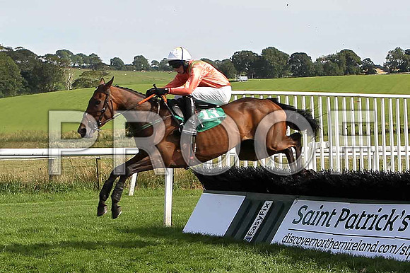 Run and Dream 8th, Jockey D J Bates - FT8E3102-e