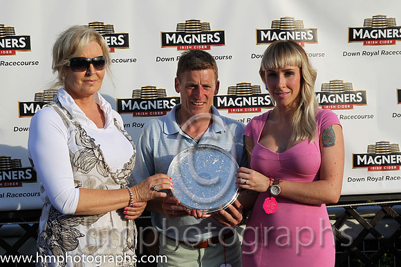 01 Johnny Murtagh trainer of winner Fix It   - FT8E9803