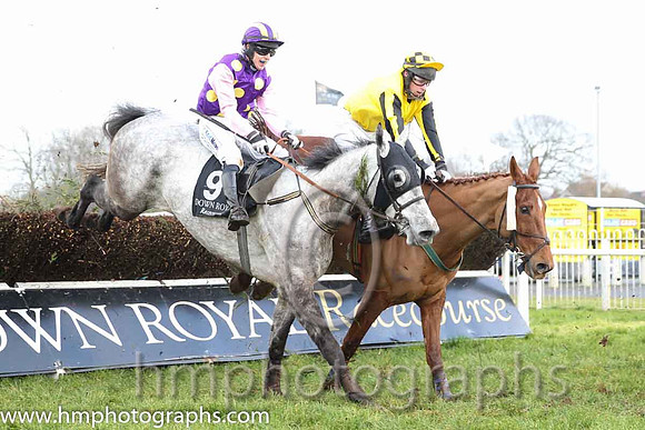 02 Popaflora & I J McCarthy - 2nd (9, purple, yellow spots ) & 03 Hidden Present & P D Kennedy - 3rd (6, yellow, black and yellow striped sleeves ) -  - CU2D0634-19