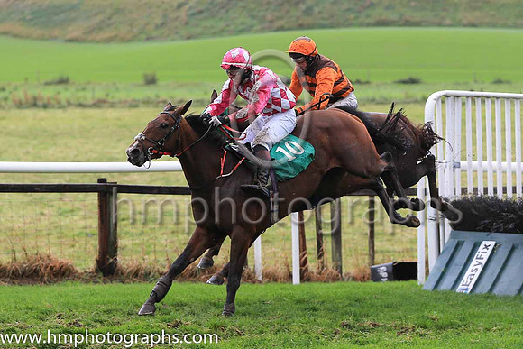 01st Muroor and C D Maxwell ( 6 , brown and orange chevrons ) Trainer - T G McCourt , Owner - Miss Sarah Foran