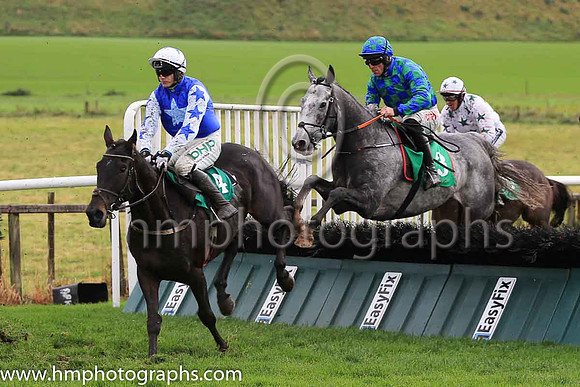 01st Silver Star and D N Russell ( 3 , royal blue and emerald green check ) Trainer - G Elliott , Owner - Royal?s  Blue Syndicate