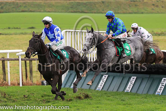 01st Silver Star and D N Russell ( 3 , royal blue and emerald green check ) Trainer - G Elliott , Owner - Royal?s  Blue Syndicate