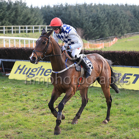 01st MANETTI and Derek O'Connor ( 6 ,Antrim (H) - NAVY , WHITE DIAMONDS; white sleeves; red cap ) Trainer: I. R. Ferguson , Owner : R.A. Bartlett