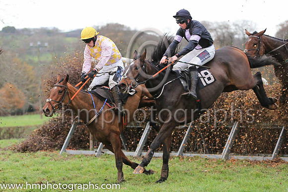 01st BEYOND REDEMPTION and J J Codd ( 18 , BLACK,mauve panel; black sleeves,mauve armlet; black cap ) Trainer: Peter J. Flood , Owner : Partnership Pioneer Racing