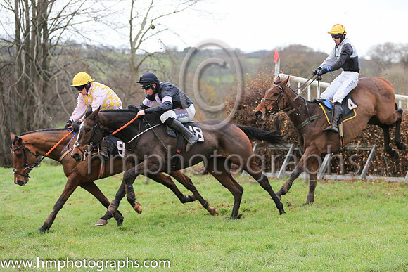 01st BEYOND REDEMPTION and J J Codd ( 18 , BLACK,mauve panel; black sleeves,mauve armlet; black cap ) Trainer: Peter J. Flood , Owner : Partnership Pioneer Racing