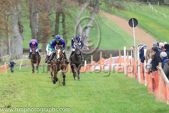 01st ANGELIC MOON and l O'Carroll ( 3 , DARK GREEN  PURPLE QTD; dark green  purple hlvd sleeves; dark green  purple qtd cap ) Trainer: Mrs Sarah Dawson,, Owner : Susan Scott