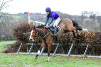 01st ANGELIC MOON and l O'Carroll ( 3 , DARK GREEN PURPLE QTD; dark green purple hlvd sleeves; dark green purple qtd cap ) Trainer: Mrs Sarah Dawson,, Owner : Susan Scott