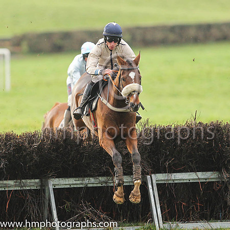 01st THE ECHO BOY and l O'Carroll ( 19 , BEIGE,dark blue seams; beige sleeves,dark blue seams; dark blue cap,beige star ) Trainer: Dermot McLoughlin , Owner : Fidelma Toole