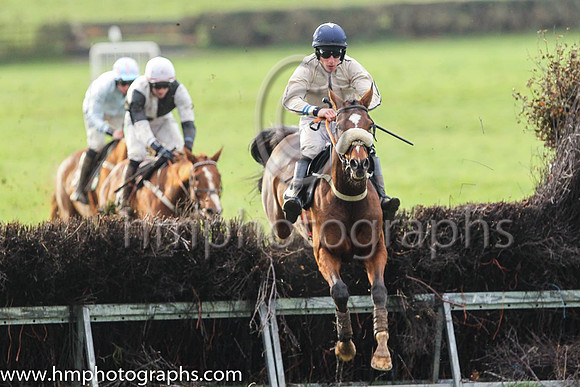 01st THE ECHO BOY and l O'Carroll ( 19 , BEIGE,dark blue seams; beige sleeves,dark blue seams; dark blue cap,beige star ) Trainer: Dermot McLoughlin , Owner : Fidelma Toole