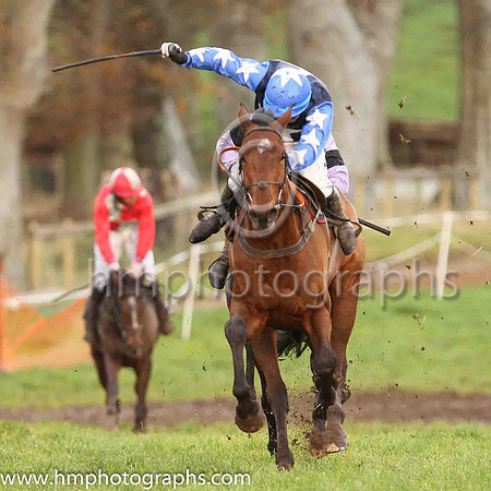 01st HI MURPHY and N McParlan ( 4 , ROYAL BLUE,white star; royal blue sleeves,white stars; royal blue cap,white stars ) Trainer: Sean McParlan , Owner : Peter Murphy