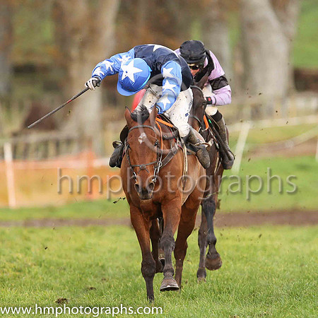 01st HI MURPHY and N McParlan ( 4 , ROYAL BLUE,white star; royal blue sleeves,white stars; royal blue cap,white stars ) Trainer: Sean McParlan , Owner : Peter Murphy