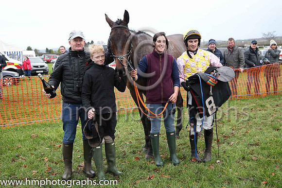 01st BOLD CONDUCT and R Deegan ( 8 , PINK  YELLOW CHECK; pink sleeves; yellow cap ) Trainer: Warren Ewing , Owner : Warren Ewing