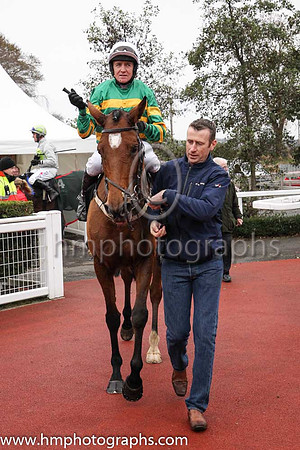01st Sancta Simona and B J Geraghty ( 5 , orange and green hoops ) Trainer - W P Mullins , Owner - John P McManus