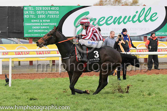 01st Coeur Sublime and B J Cooper ( 3 , Maroon and white stripes ) Trainer - G Elliott , Owner - C Jones