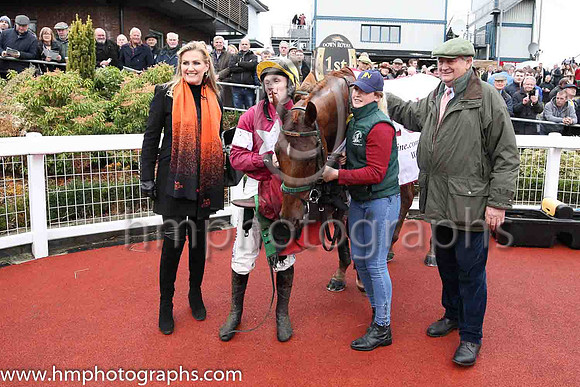 01st Road To Respect and S W Flanagan ( 4 , maroon, white star ) Trainer - N Meade , Owner - Gigginstown House Stud