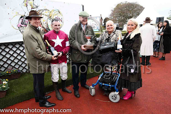 01st Road To Respect and S W Flanagan ( 4 , maroon, white star ) Trainer - N Meade , Owner - Gigginstown House Stud