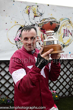 01st Road To Respect and S W Flanagan ( 4 , maroon, white star ) Trainer - N Meade , Owner - Gigginstown House Stud