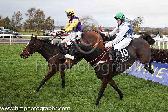 02nd Carlitos Bay and D J Mullins ( 10 , Dark blue, white cross sashes ) Trainer - Peter Fahey , Owner - Seven To Eleven Syndicate