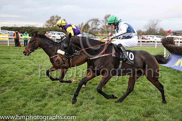 01st He Knows My Name and A Ring ( 12 , Purple, yellow triple diamond ) Trainer - R K Watson , Owner - Mrs C Watson